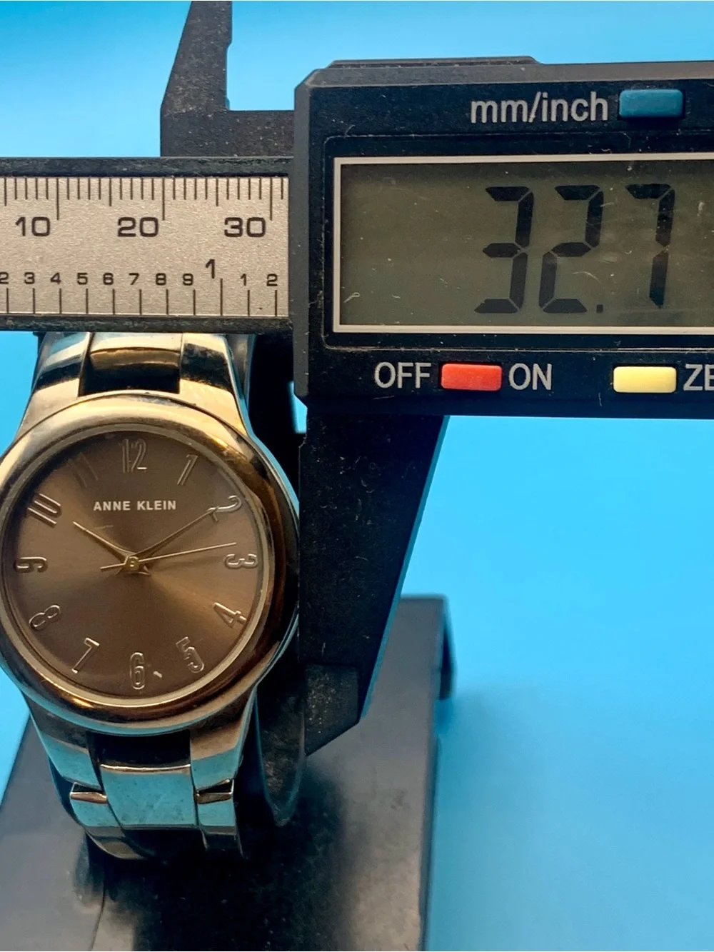 ANNE KLEIN AK/3053 Women’s Dress Bracelet Quartz Wristwatch Working New Battery